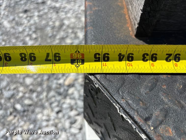 image for item YA2156 2006 Ford F650 Super Duty flatbed truck