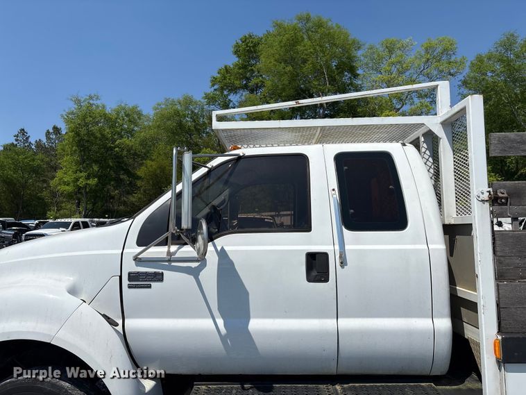 image for item YA2156 2006 Ford F650 Super Duty flatbed truck