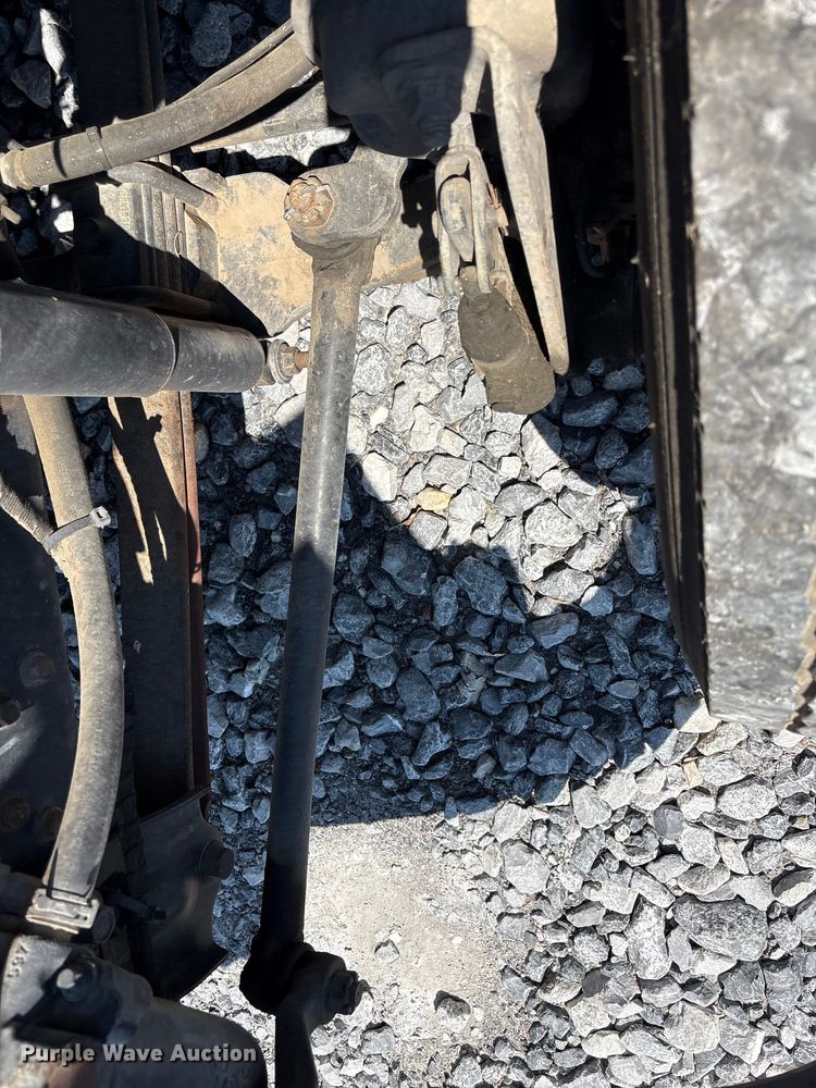 image for item YA2156 2006 Ford F650 Super Duty flatbed truck