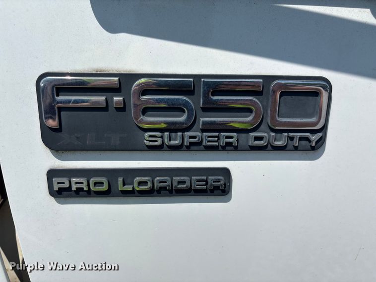 image for item YA2156 2006 Ford F650 Super Duty flatbed truck