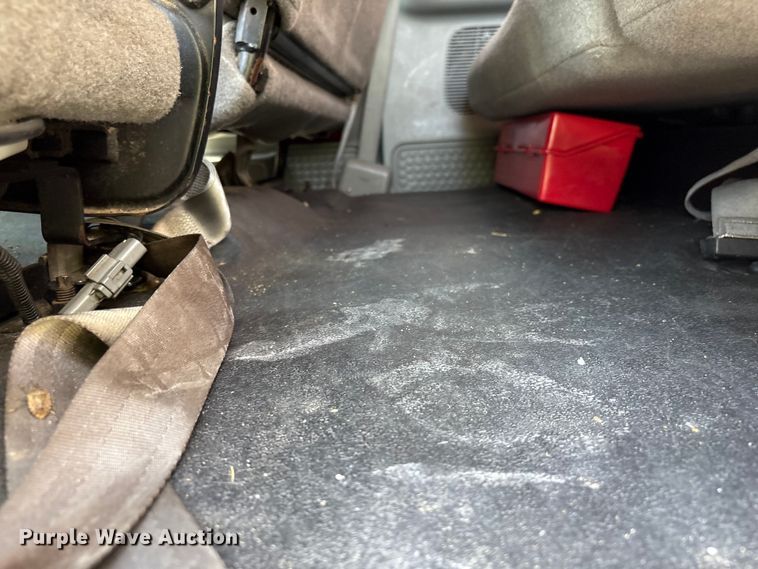 image for item YA2156 2006 Ford F650 Super Duty flatbed truck