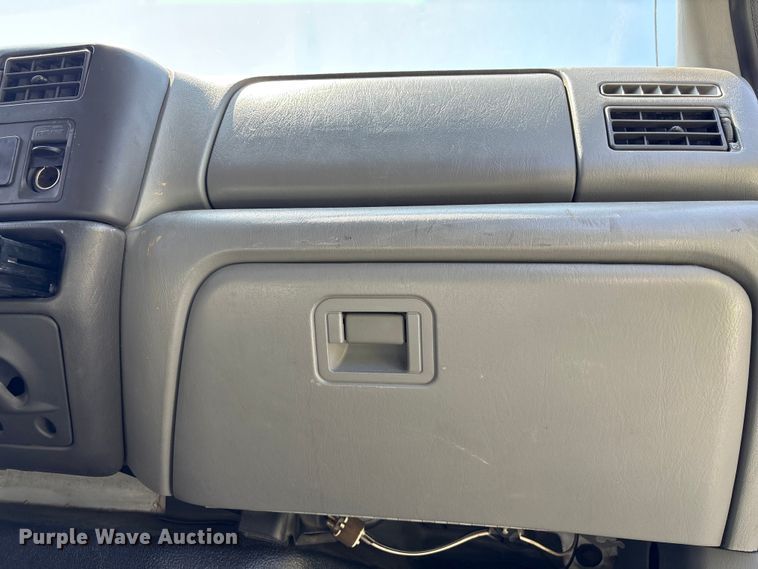 image for item YA2156 2006 Ford F650 Super Duty flatbed truck