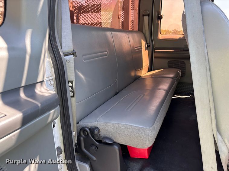 image for item YA2156 2006 Ford F650 Super Duty flatbed truck