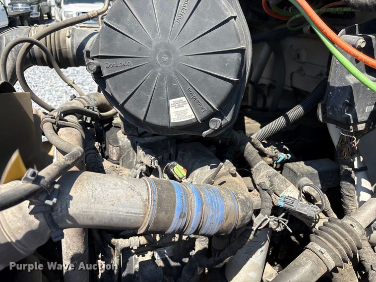 image for item YA2156 2006 Ford F650 Super Duty flatbed truck