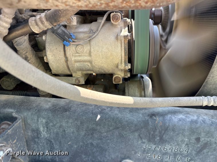 image for item YA2156 2006 Ford F650 Super Duty flatbed truck