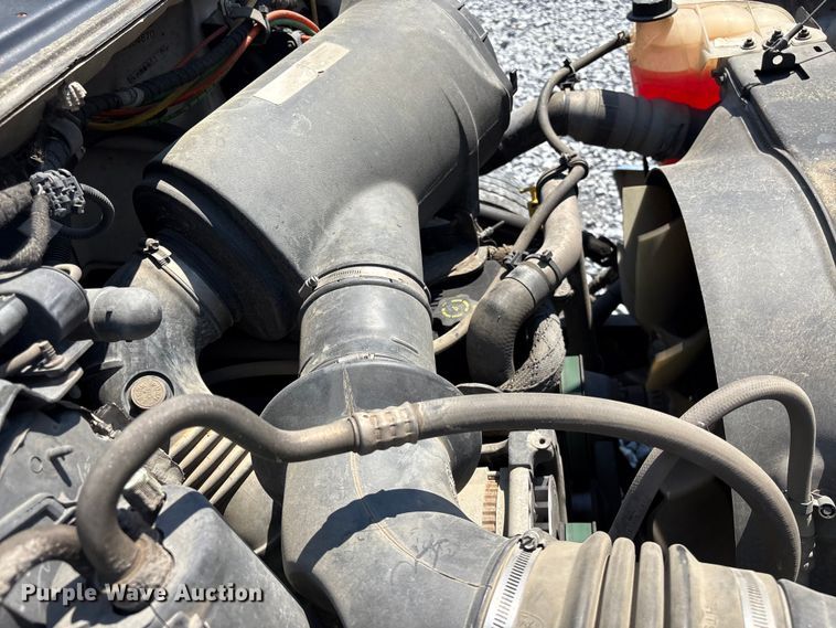 image for item YA2156 2006 Ford F650 Super Duty flatbed truck