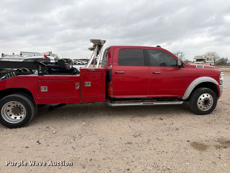 image for item YA2466 2021 RAM 5500 Crew Cab tow truck