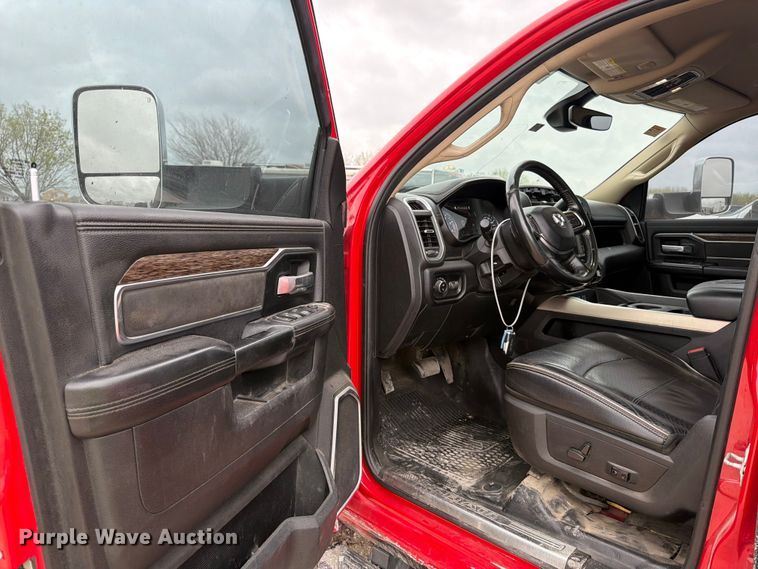 image for item YA2466 2021 RAM 5500 Crew Cab tow truck