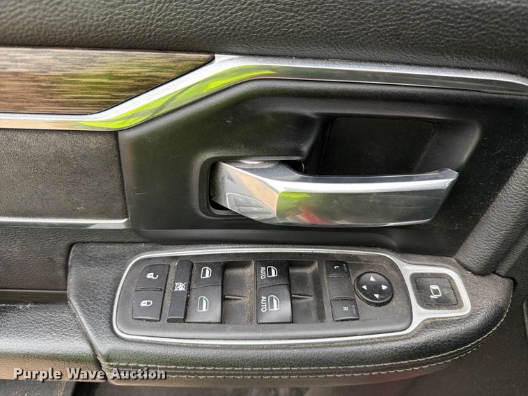 image for item YA2466 2021 RAM 5500 Crew Cab tow truck