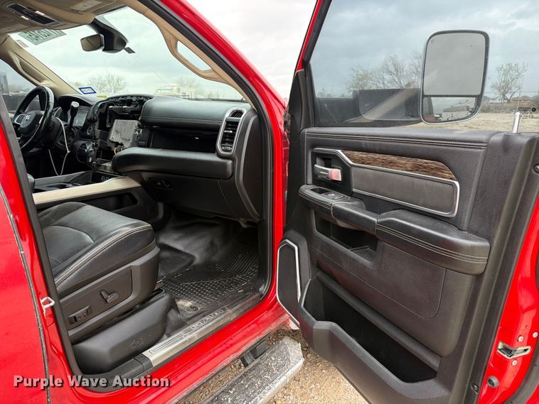 image for item YA2466 2021 RAM 5500 Crew Cab tow truck