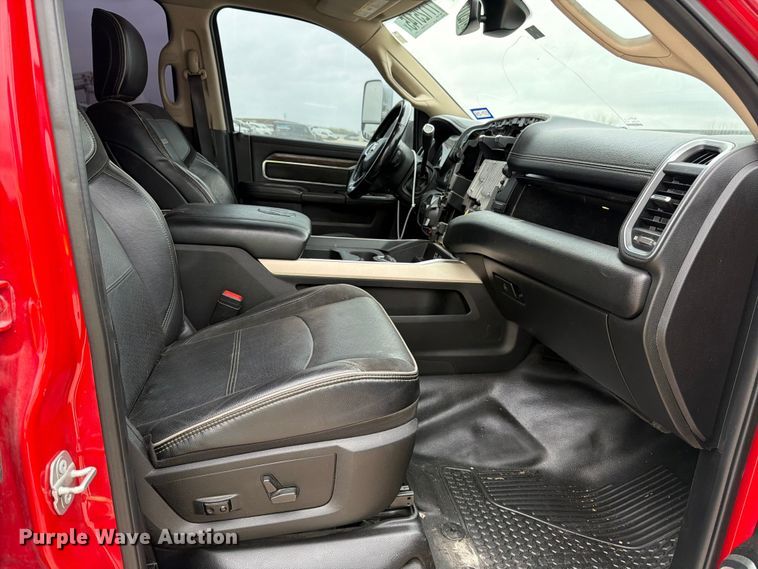 image for item YA2466 2021 RAM 5500 Crew Cab tow truck