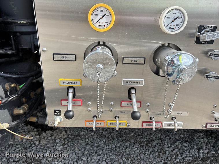 image for item YA2648 2015 International 7400 tanker fire truck