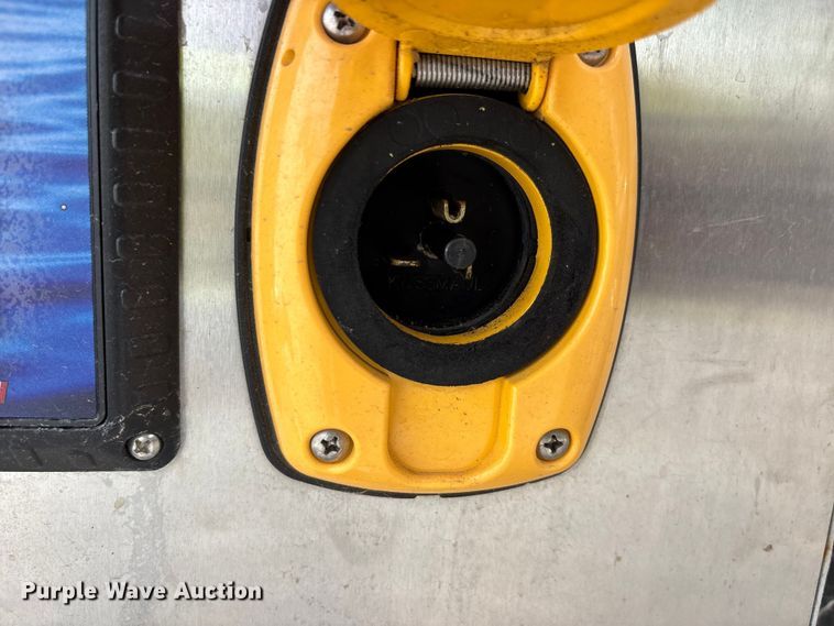 image for item YA2648 2015 International 7400 tanker fire truck