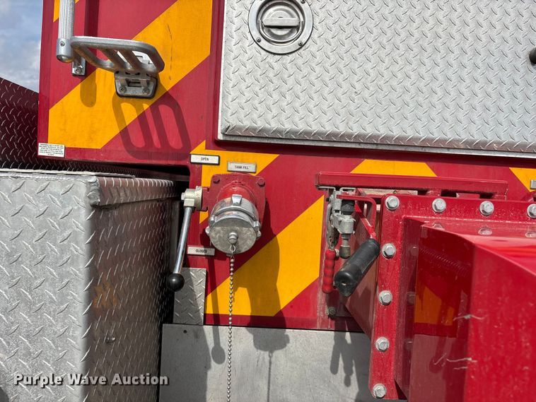 image for item YA2648 2015 International 7400 tanker fire truck