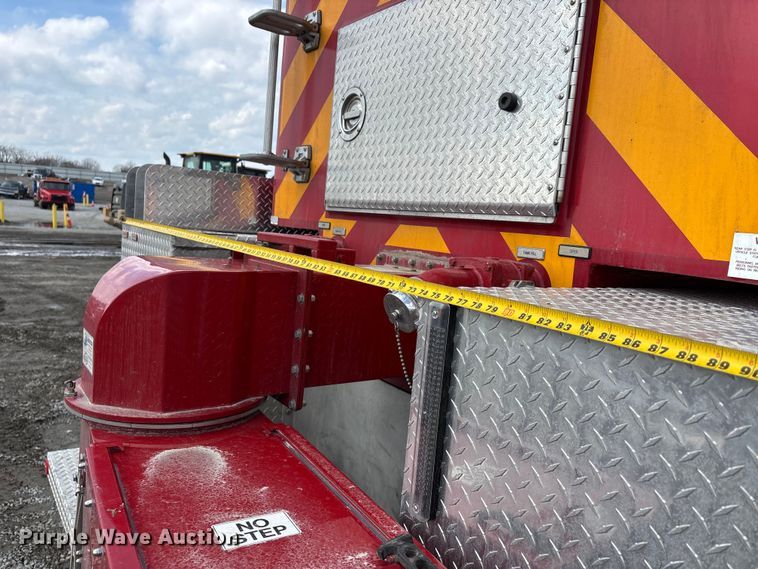 image for item YA2648 2015 International 7400 tanker fire truck
