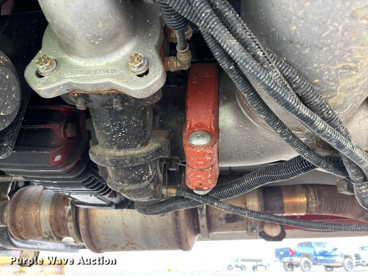 image for item YA2648 2015 International 7400 tanker fire truck