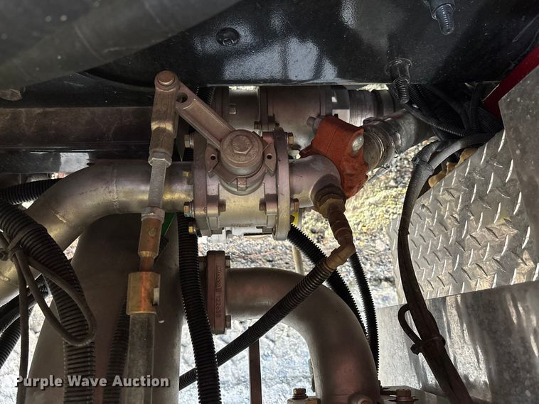 image for item YA2648 2015 International 7400 tanker fire truck