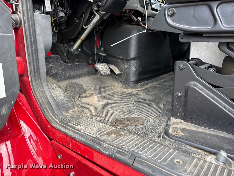 image for item YA2648 2015 International 7400 tanker fire truck