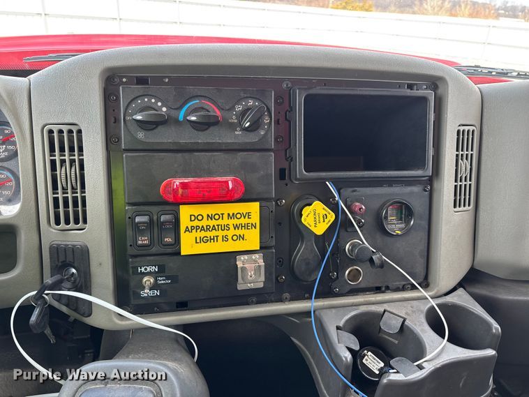 image for item YA2648 2015 International 7400 tanker fire truck