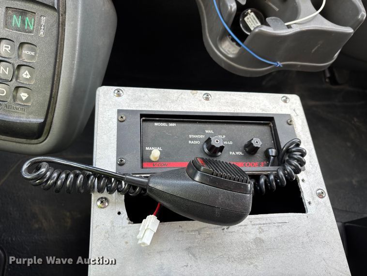 image for item YA2648 2015 International 7400 tanker fire truck