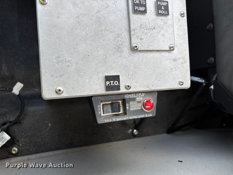 image for item YA2648 2015 International 7400 tanker fire truck