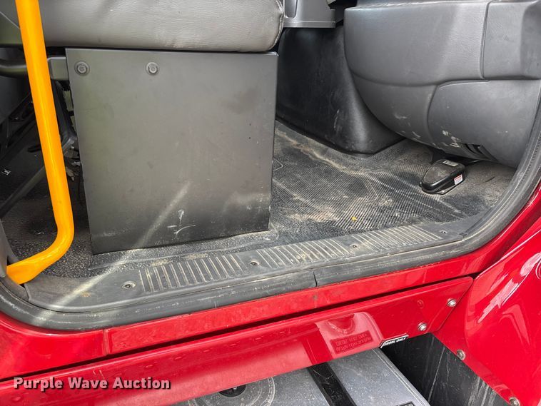 image for item YA2648 2015 International 7400 tanker fire truck