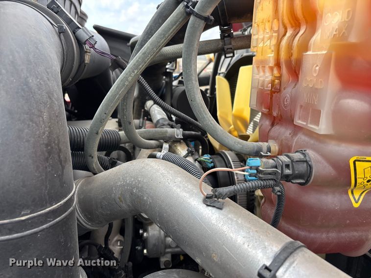 image for item YA2648 2015 International 7400 tanker fire truck