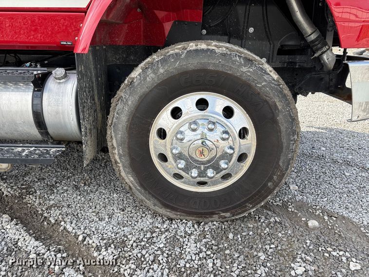 image for item YA2648 2015 International 7400 tanker fire truck