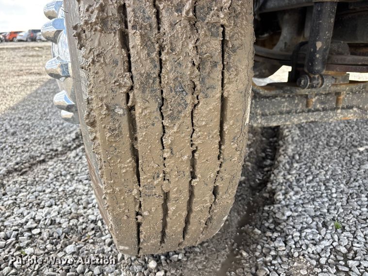 image for item YA2648 2015 International 7400 tanker fire truck