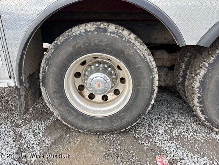 image for item YA2648 2015 International 7400 tanker fire truck