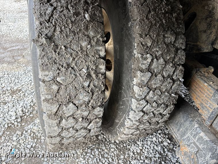 image for item YA2648 2015 International 7400 tanker fire truck