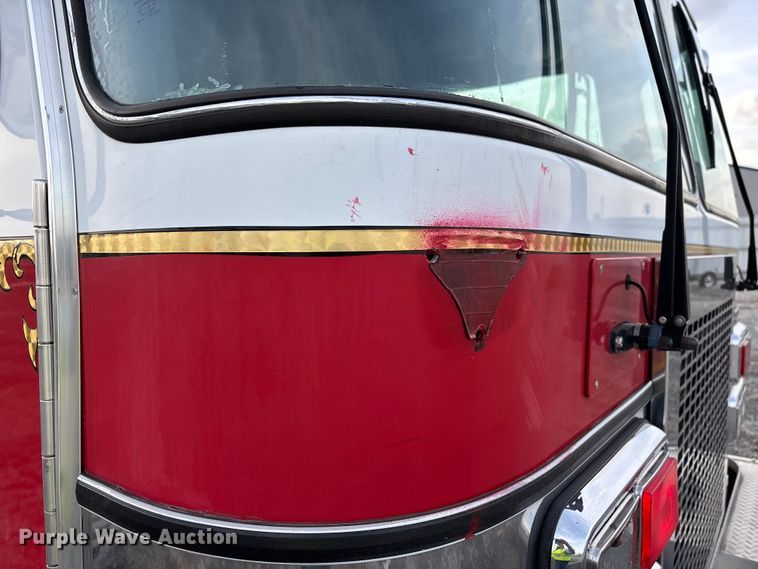 image for item YA2649 1992 Spartan Gladiator pumper fire truck