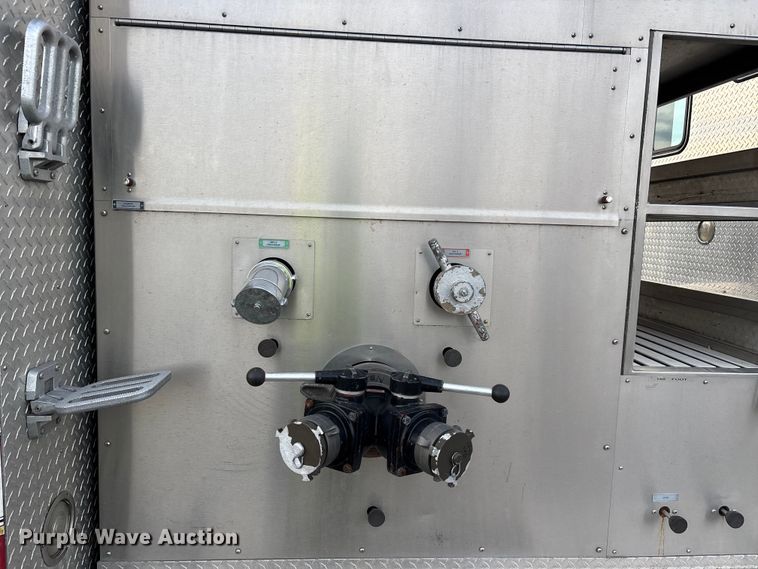 image for item YA2649 1992 Spartan Gladiator pumper fire truck