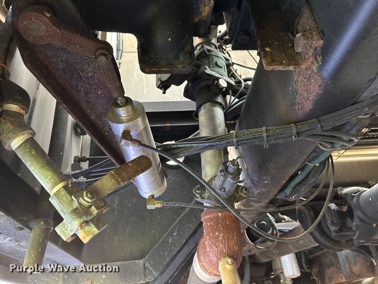 image for item YA2649 1992 Spartan Gladiator pumper fire truck