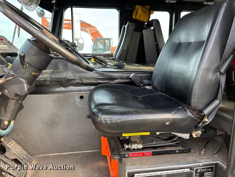 image for item YA2649 1992 Spartan Gladiator pumper fire truck