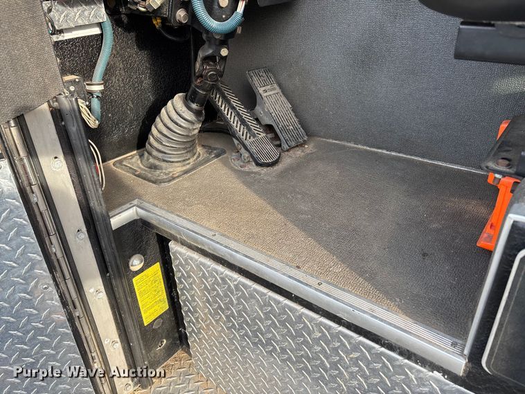 image for item YA2649 1992 Spartan Gladiator pumper fire truck