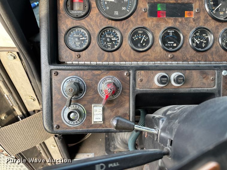 image for item YA2649 1992 Spartan Gladiator pumper fire truck