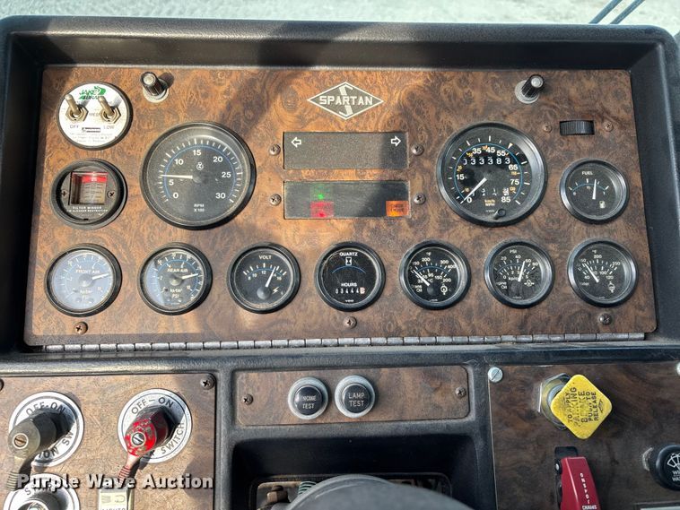 image for item YA2649 1992 Spartan Gladiator pumper fire truck