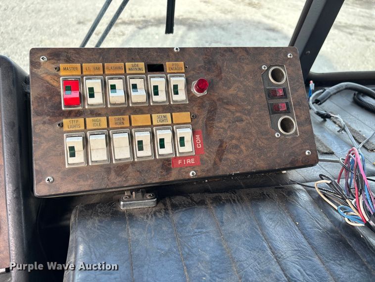 image for item YA2649 1992 Spartan Gladiator pumper fire truck