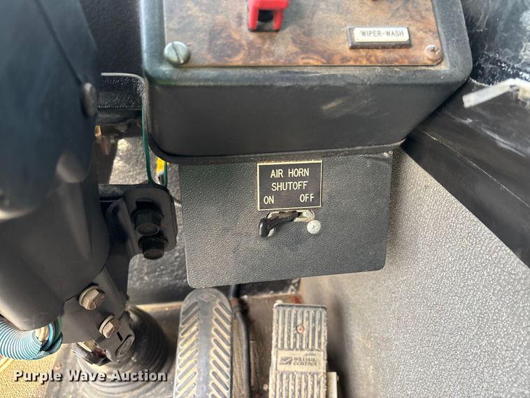 image for item YA2649 1992 Spartan Gladiator pumper fire truck