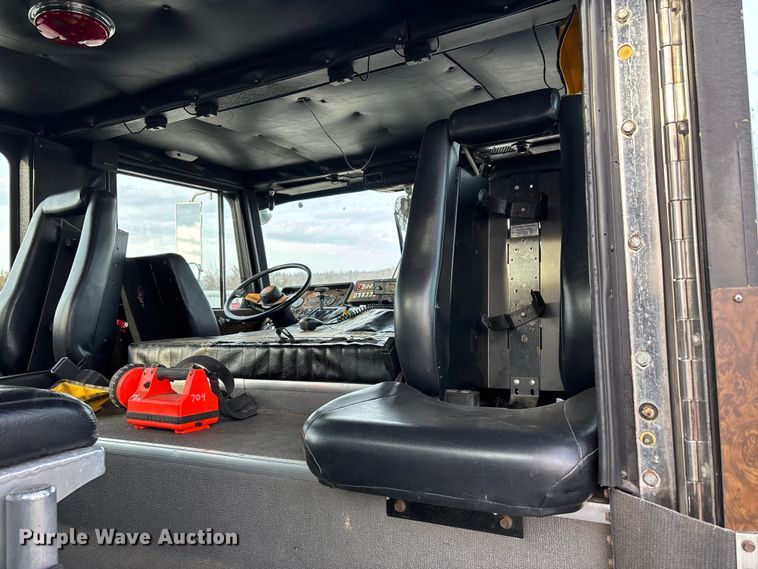 image for item YA2649 1992 Spartan Gladiator pumper fire truck