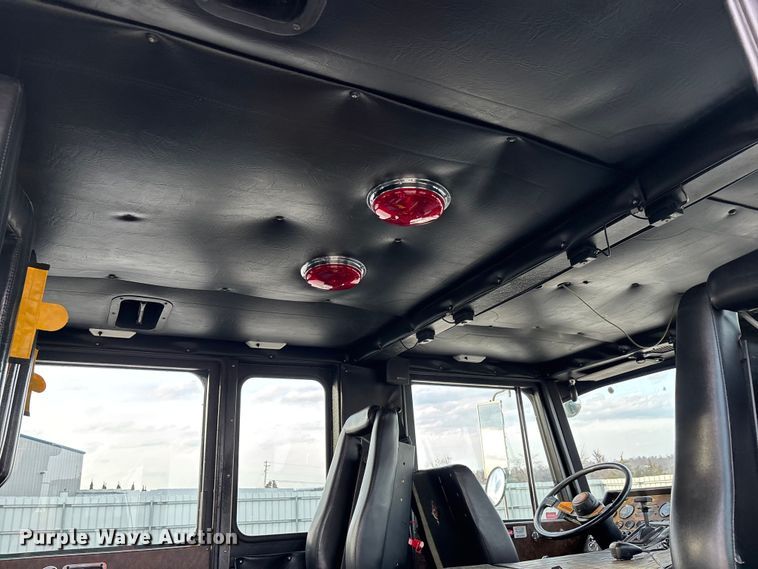 image for item YA2649 1992 Spartan Gladiator pumper fire truck