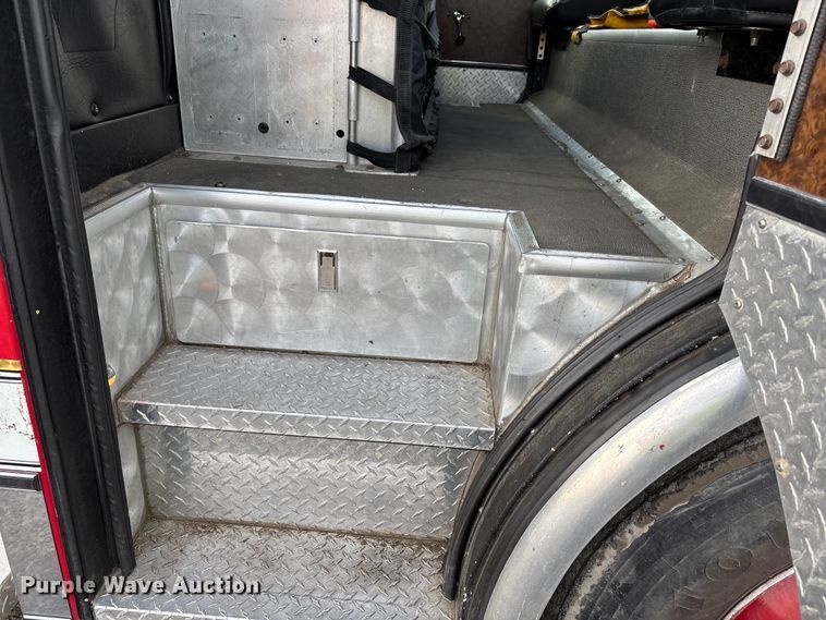 image for item YA2649 1992 Spartan Gladiator pumper fire truck