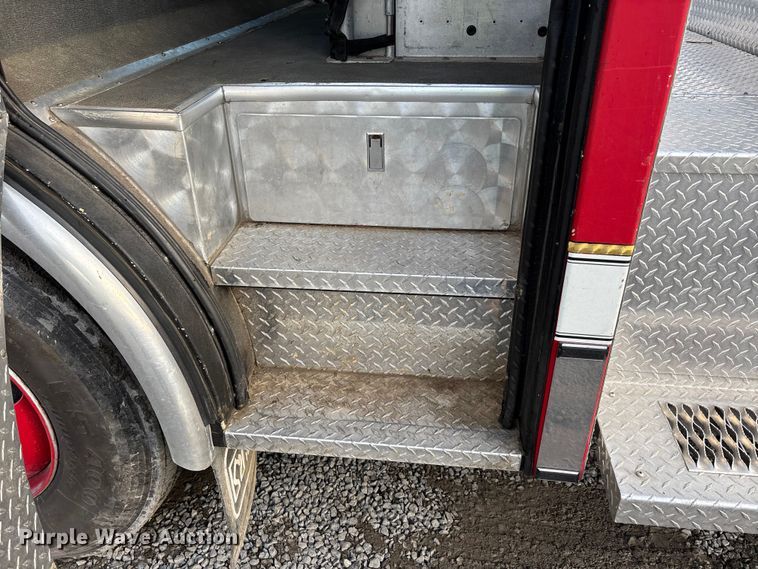 image for item YA2649 1992 Spartan Gladiator pumper fire truck