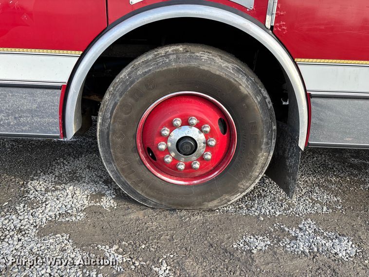 image for item YA2649 1992 Spartan Gladiator pumper fire truck