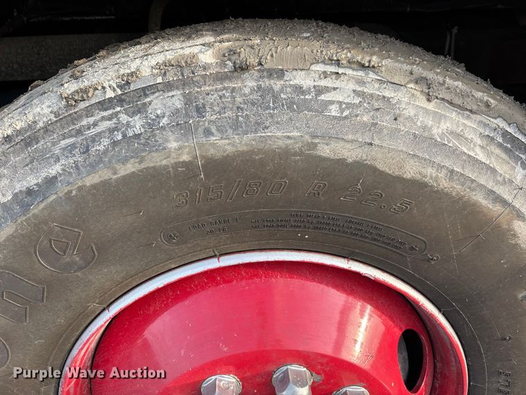 image for item YA2649 1992 Spartan Gladiator pumper fire truck