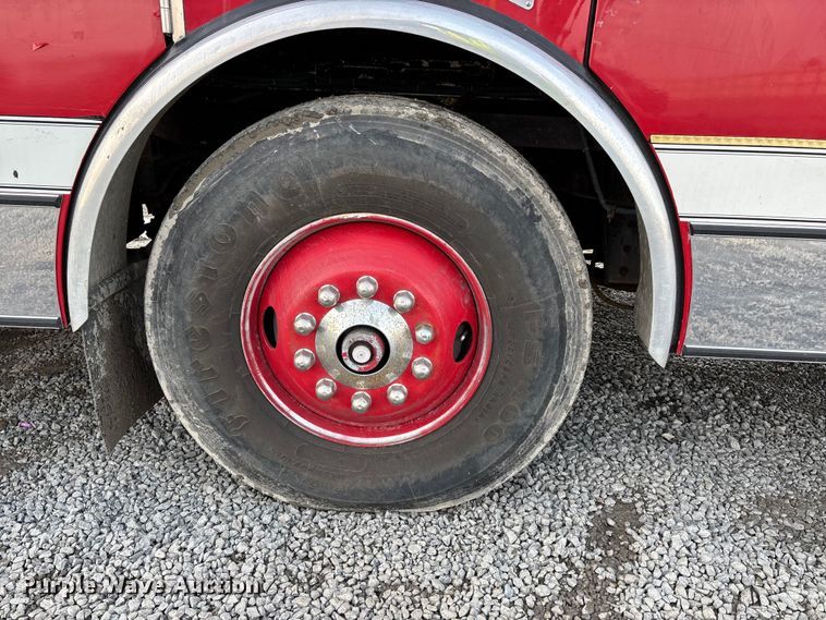 image for item YA2649 1992 Spartan Gladiator pumper fire truck