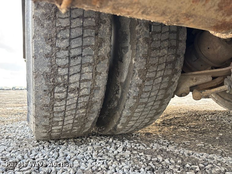 image for item YA2649 1992 Spartan Gladiator pumper fire truck