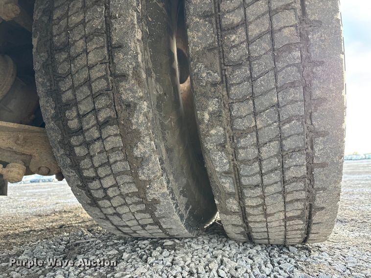 image for item YA2649 1992 Spartan Gladiator pumper fire truck