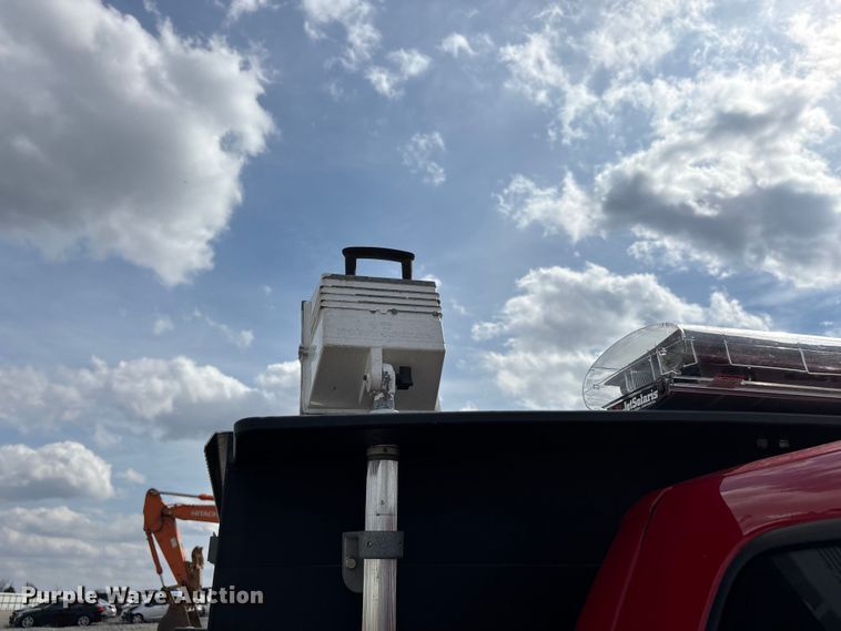 image for item YA2650 2012 Ford F550 Super Duty Crew Cab rescue vehicle